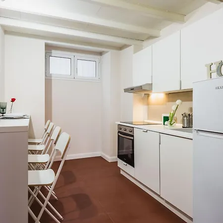 Homelet Umberto アパート *