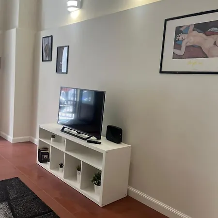 Homelet Umberto アパート *